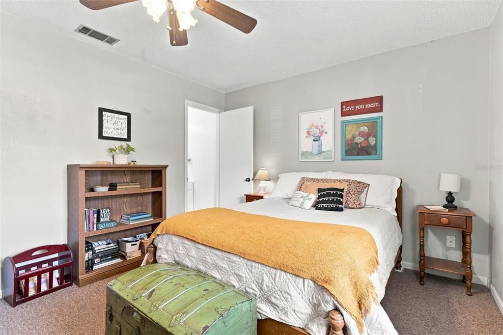 En Venta: $279,900 (3 camas, 2 baños, 1340 Pies cuadrados)