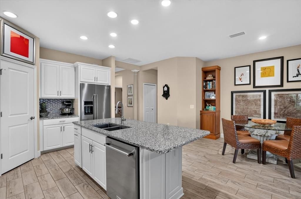 For Sale: $474,900 (2 beds, 2 baths, 1632 Square Feet)