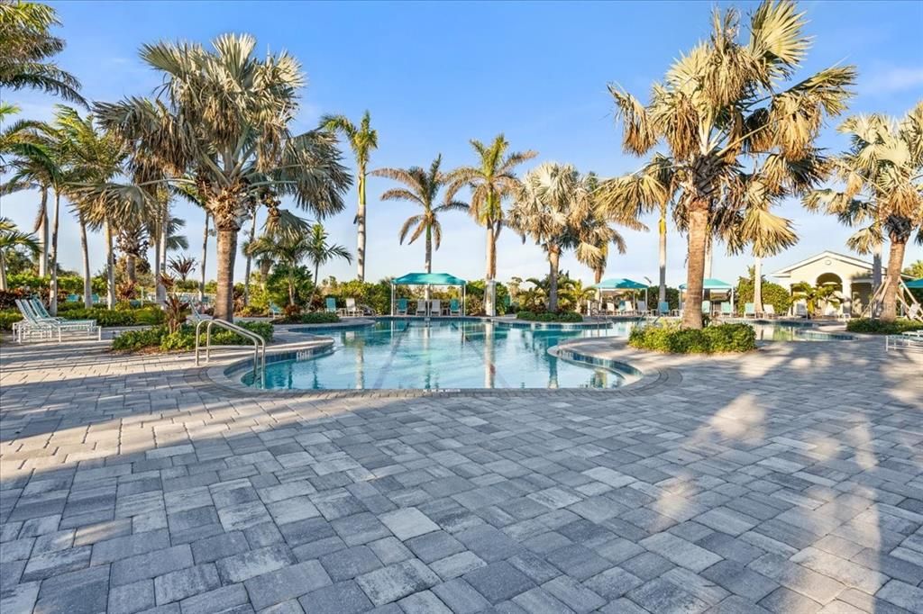 For Sale: $474,900 (2 beds, 2 baths, 1632 Square Feet)