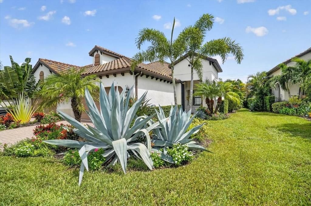 For Sale: $474,900 (2 beds, 2 baths, 1632 Square Feet)
