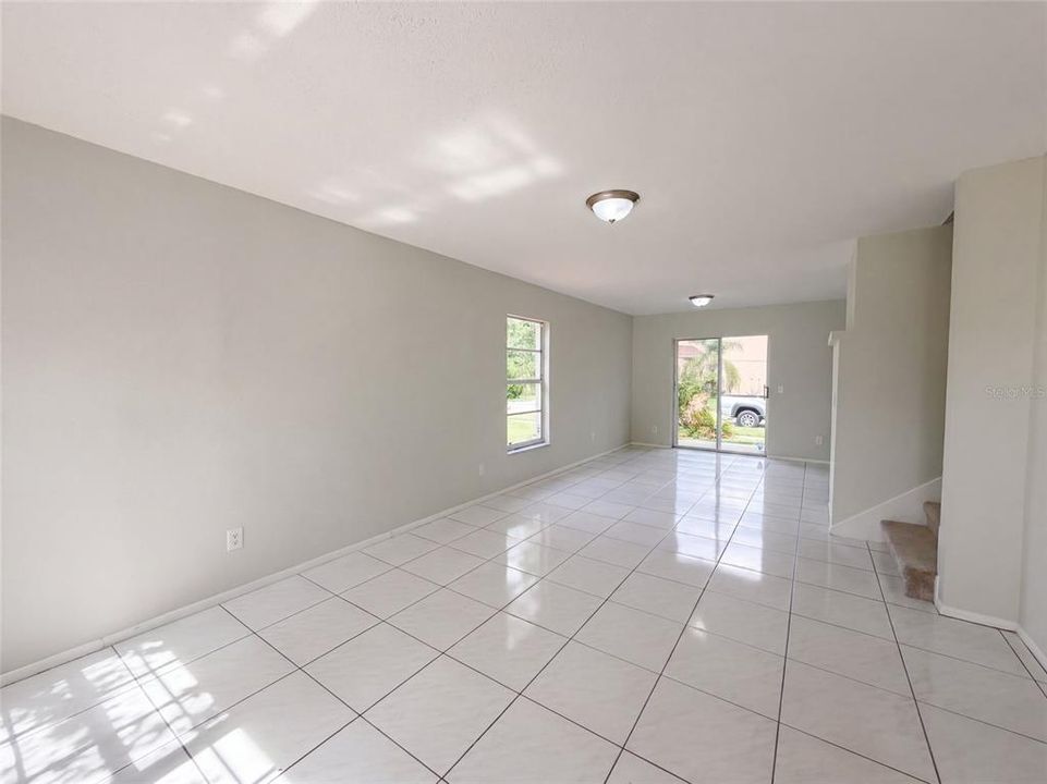 En Venta: $303,000 (3 camas, 2 baños, 1296 Pies cuadrados)