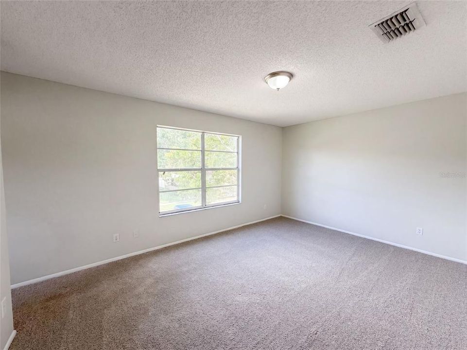 En Venta: $303,000 (3 camas, 2 baños, 1296 Pies cuadrados)