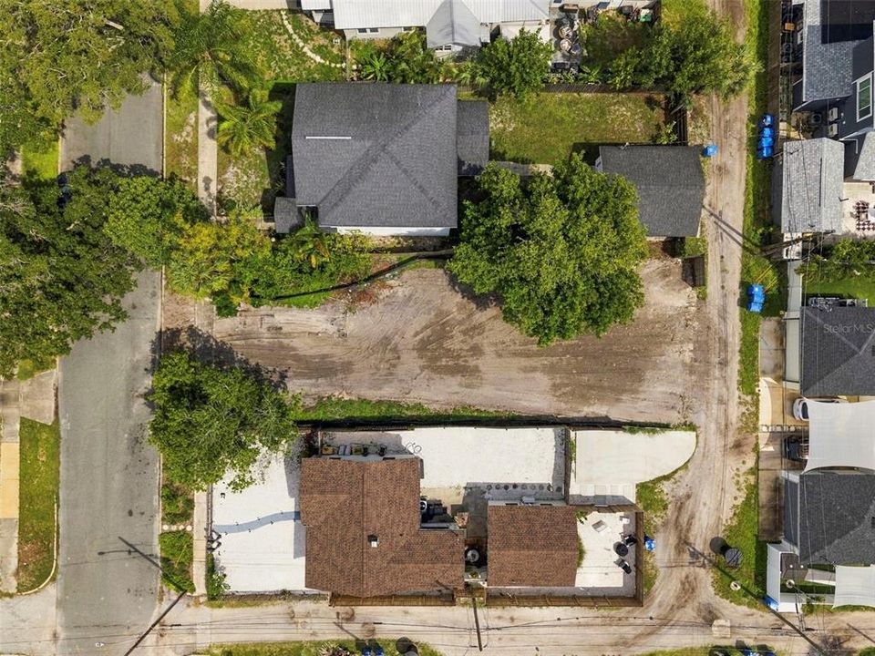 En Venta: $325,000 (0.13 acres)