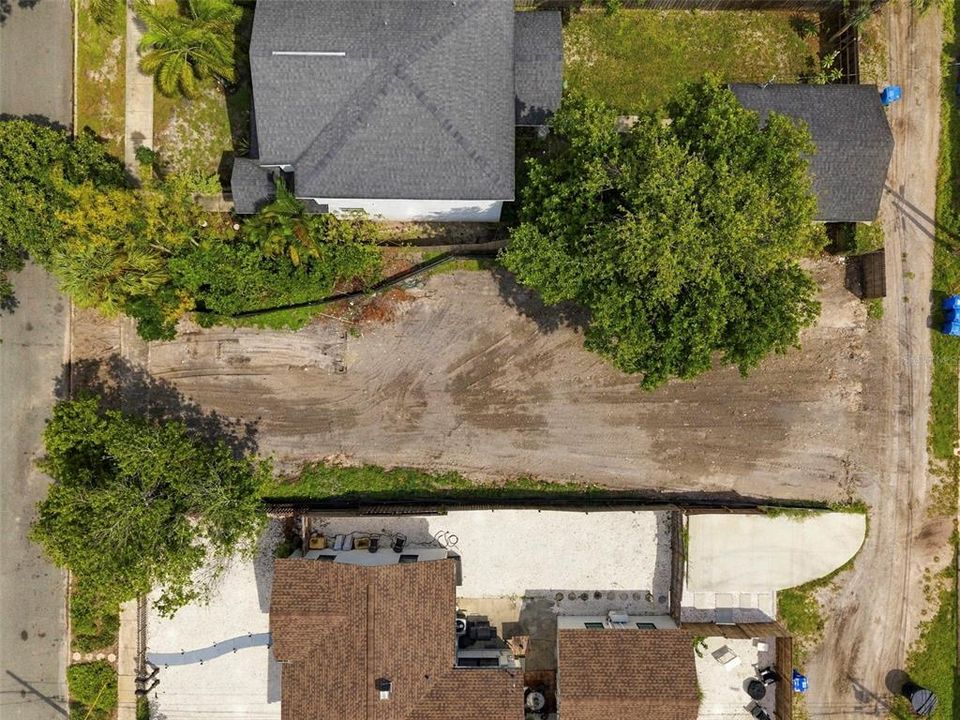 En Venta: $325,000 (0.13 acres)