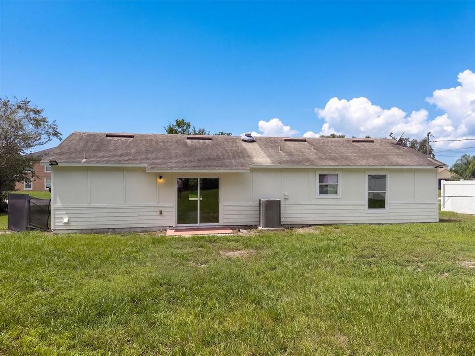 En Venta: $270,000 (3 camas, 2 baños, 960 Pies cuadrados)