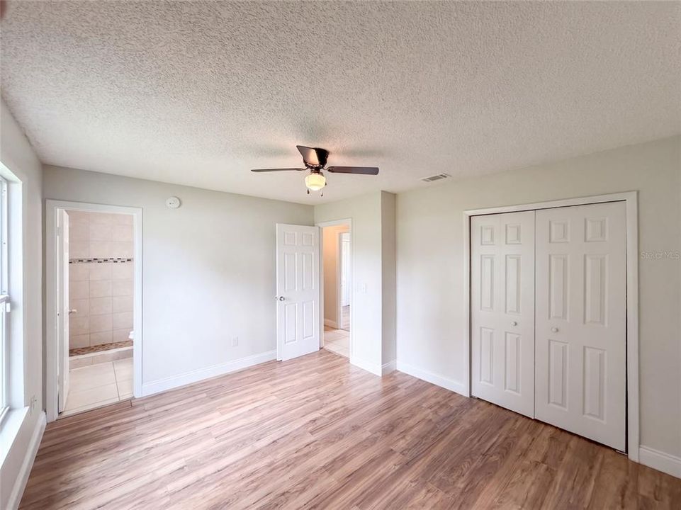 En Venta: $270,000 (3 camas, 2 baños, 960 Pies cuadrados)