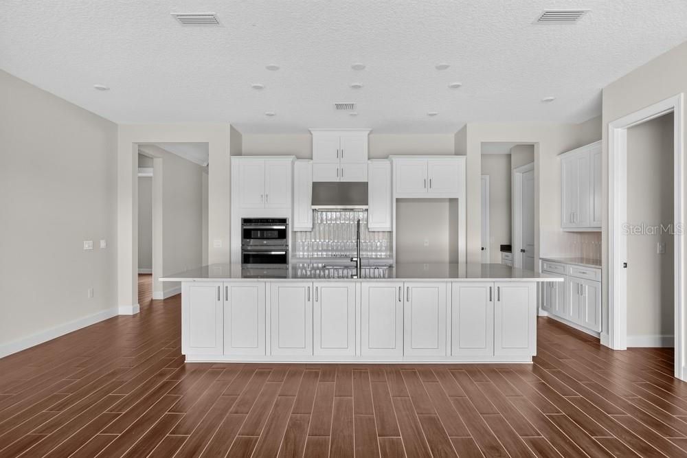 En Venta: $499,999 (3 camas, 3 baños, 2296 Pies cuadrados)
