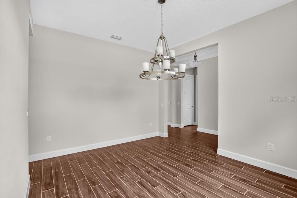 En Venta: $499,999 (3 camas, 3 baños, 2296 Pies cuadrados)