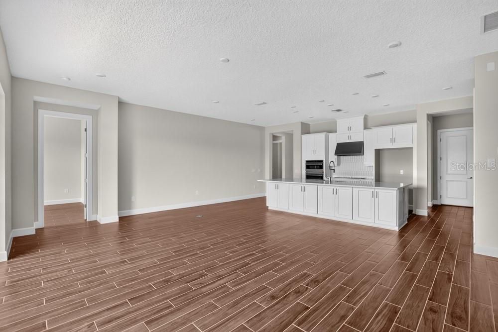 En Venta: $499,999 (3 camas, 3 baños, 2296 Pies cuadrados)