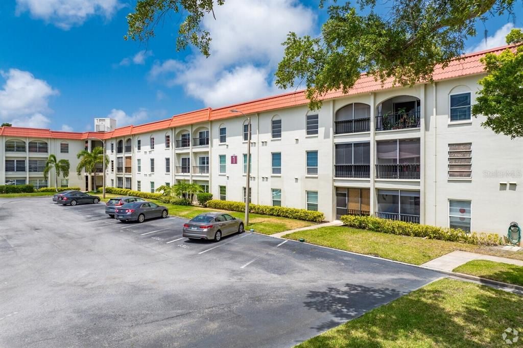 For Sale: $185,000 (2 beds, 1 baths, 930 Square Feet)