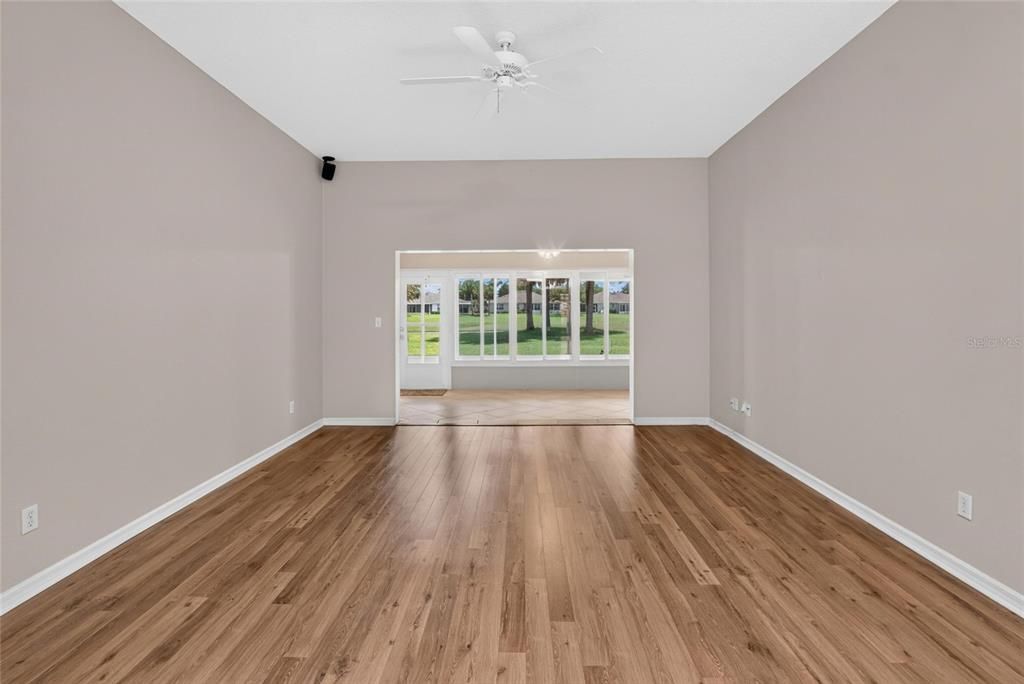 На продажу: $274,900 (2 спален, 2 ванн, 1862 Квадратных фут)