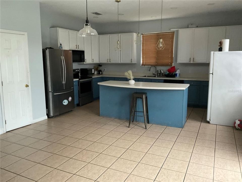 For Sale: $479,900 (5 beds, 4 baths, 3418 Square Feet)