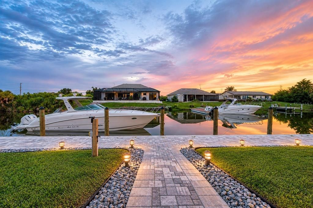 En Venta: $1,339,900 (3 camas, 2 baños, 2237 Pies cuadrados)
