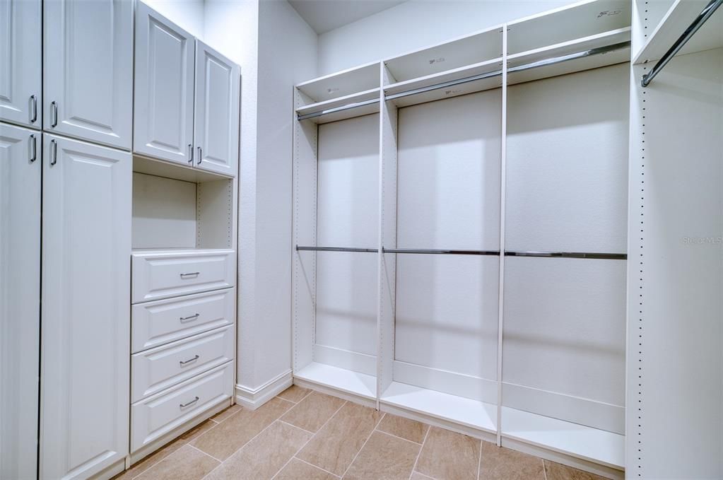 En Venta: $1,339,900 (3 camas, 2 baños, 2237 Pies cuadrados)
