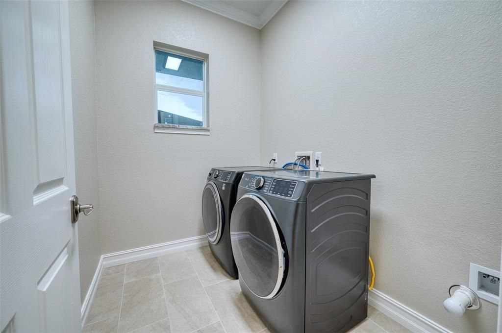 En Venta: $1,339,900 (3 camas, 2 baños, 2237 Pies cuadrados)