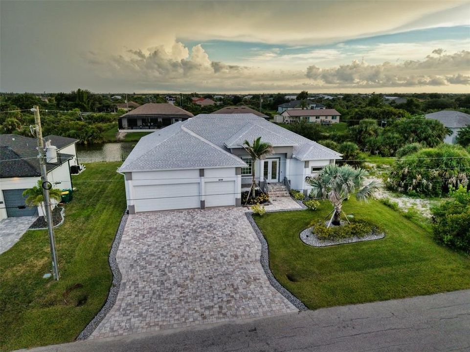 En Venta: $1,339,900 (3 camas, 2 baños, 2237 Pies cuadrados)
