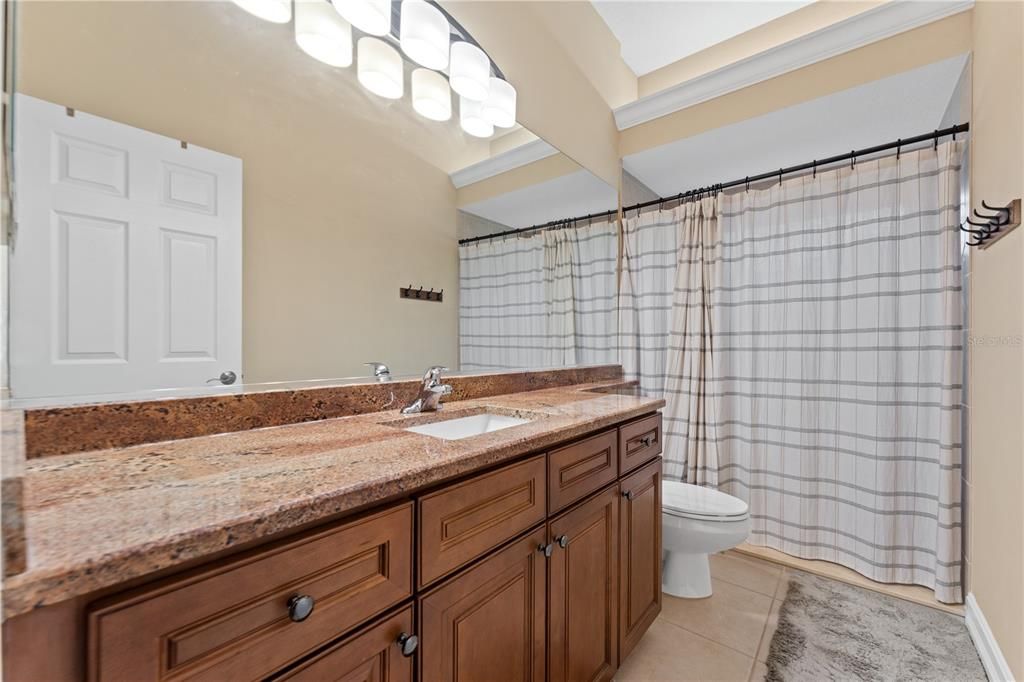 En Renta: $3,500 (4 camas, 3 baños, 2213 Pies cuadrados)