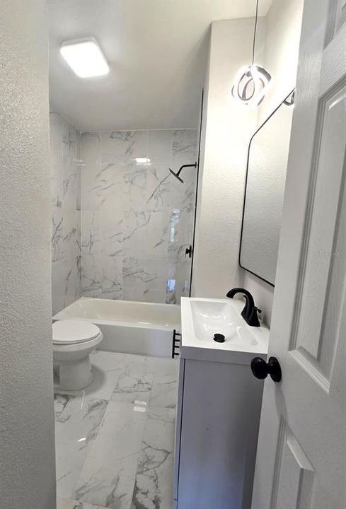 В аренду: $2,200 (4 спален, 2 ванн, 1350 Квадратных фут)