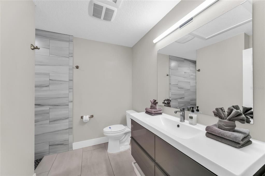 En Venta: $1,349,000 (8 camas, 5 baños, 3081 Pies cuadrados)