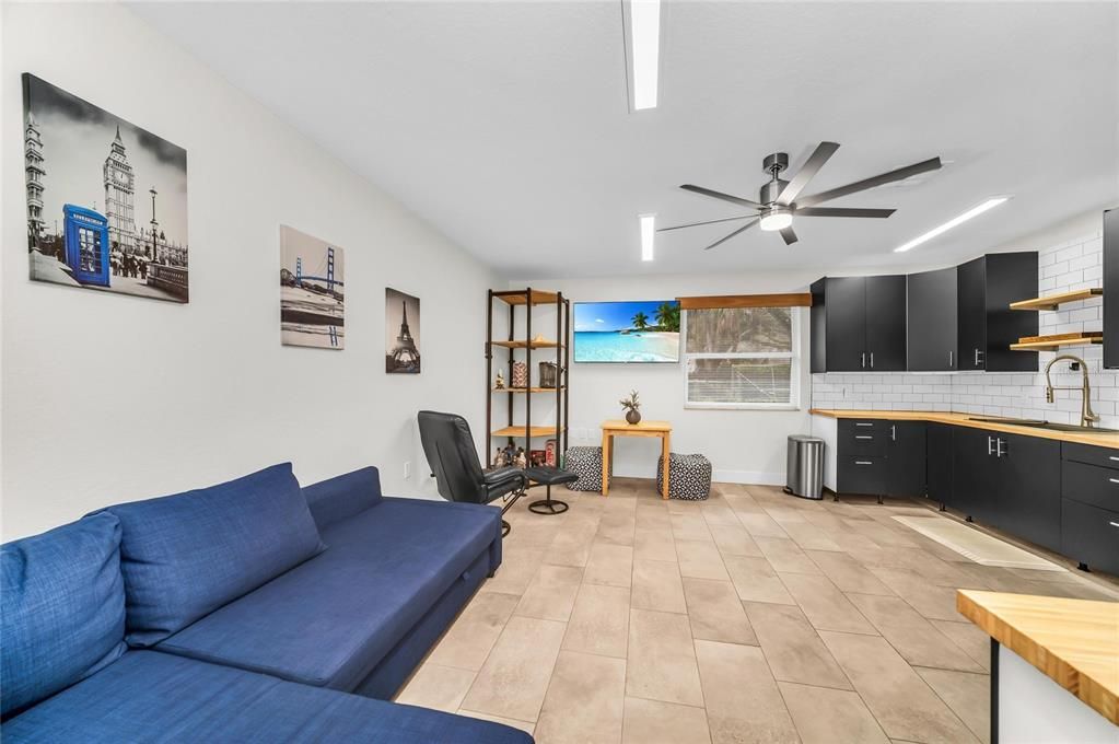 En Venta: $1,349,000 (8 camas, 5 baños, 3081 Pies cuadrados)