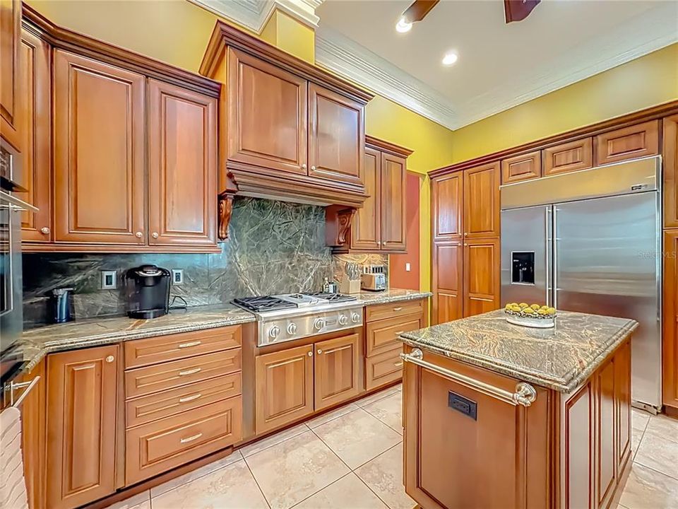 For Sale: $1,599,900 (2 beds, 2 baths, 2478 Square Feet)