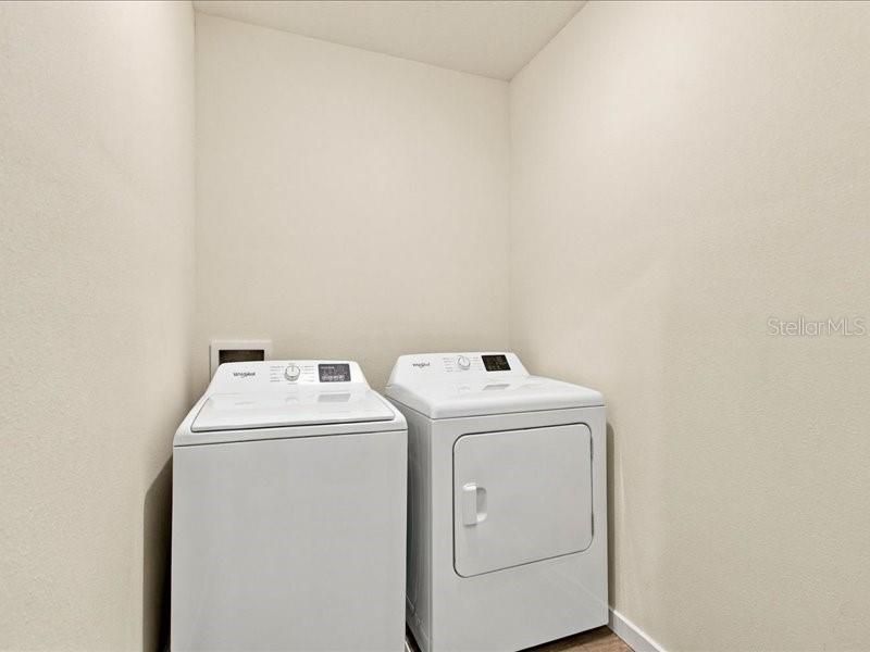 For Rent: $2,300 (3 beds, 2 baths, 1674 Square Feet)
