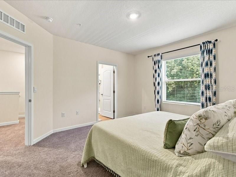 For Rent: $2,300 (3 beds, 2 baths, 1674 Square Feet)