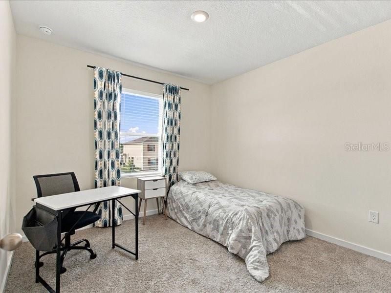 For Rent: $2,300 (3 beds, 2 baths, 1674 Square Feet)