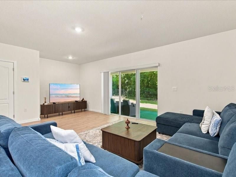 For Rent: $2,300 (3 beds, 2 baths, 1674 Square Feet)