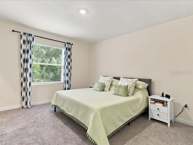 For Rent: $2,300 (3 beds, 2 baths, 1674 Square Feet)