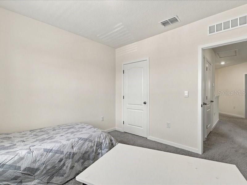For Rent: $2,300 (3 beds, 2 baths, 1674 Square Feet)