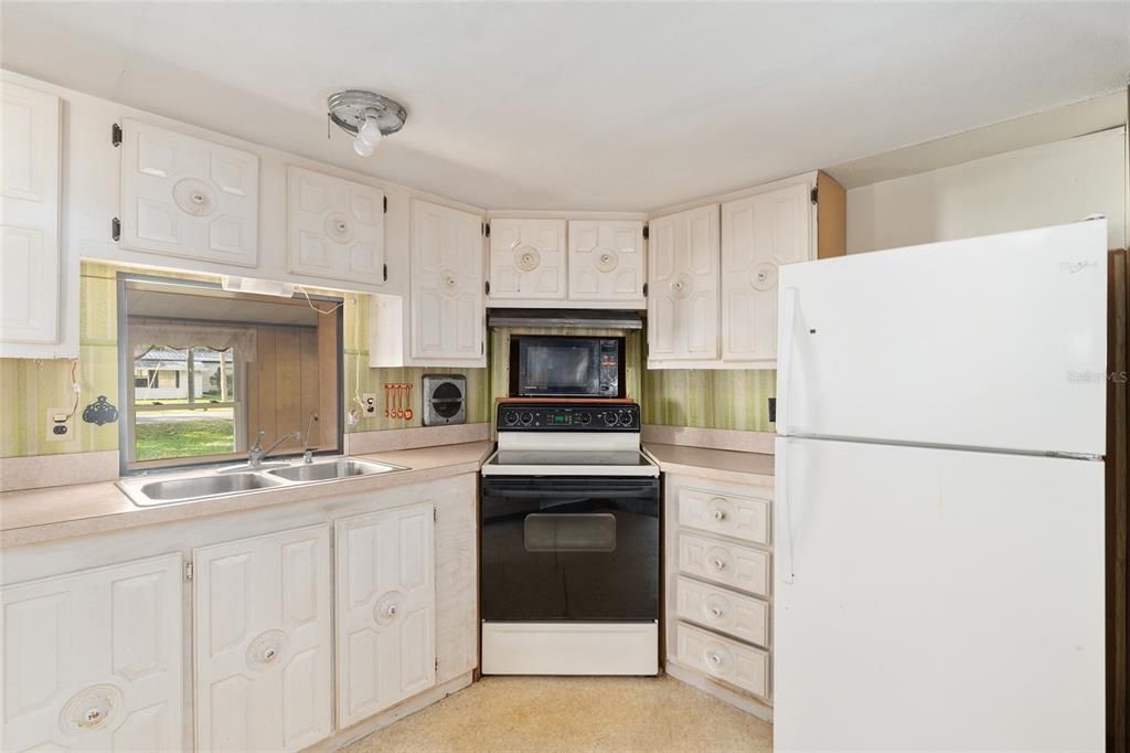 На продажу: $119,900 (3 спален, 2 ванн, 1420 Квадратных фут)