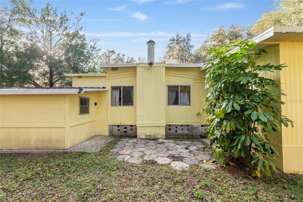 На продажу: $119,900 (3 спален, 2 ванн, 1420 Квадратных фут)