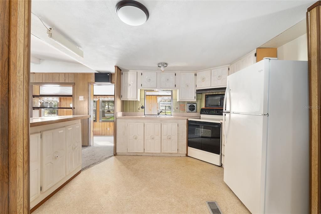 На продажу: $119,900 (3 спален, 2 ванн, 1420 Квадратных фут)