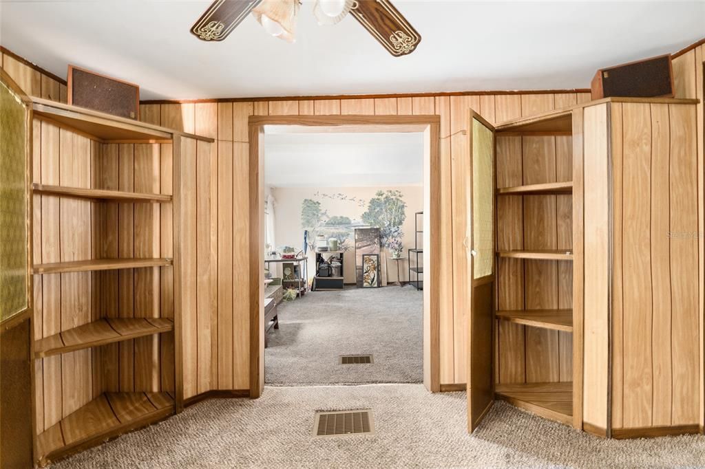На продажу: $119,900 (3 спален, 2 ванн, 1420 Квадратных фут)