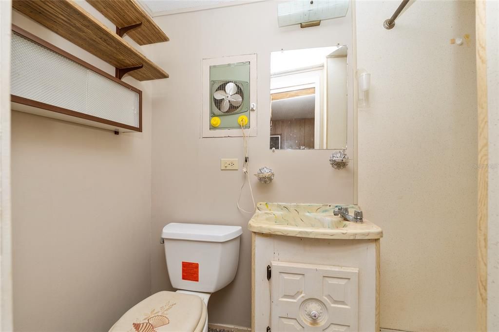 На продажу: $119,900 (3 спален, 2 ванн, 1420 Квадратных фут)