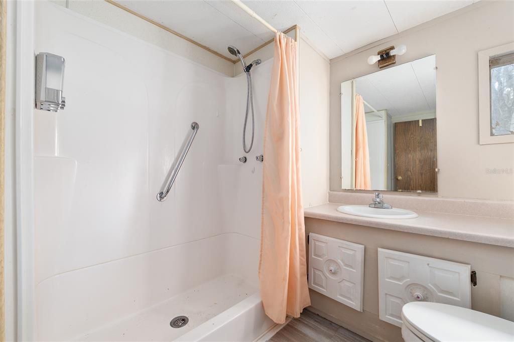 На продажу: $119,900 (3 спален, 2 ванн, 1420 Квадратных фут)