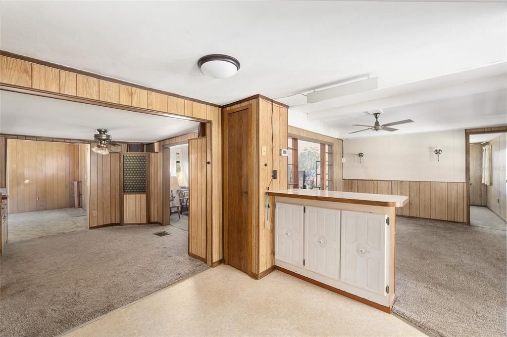 На продажу: $119,900 (3 спален, 2 ванн, 1420 Квадратных фут)