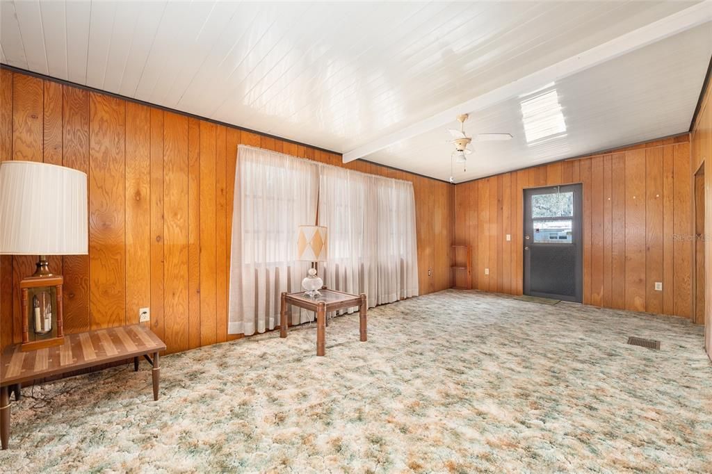 На продажу: $119,900 (3 спален, 2 ванн, 1420 Квадратных фут)