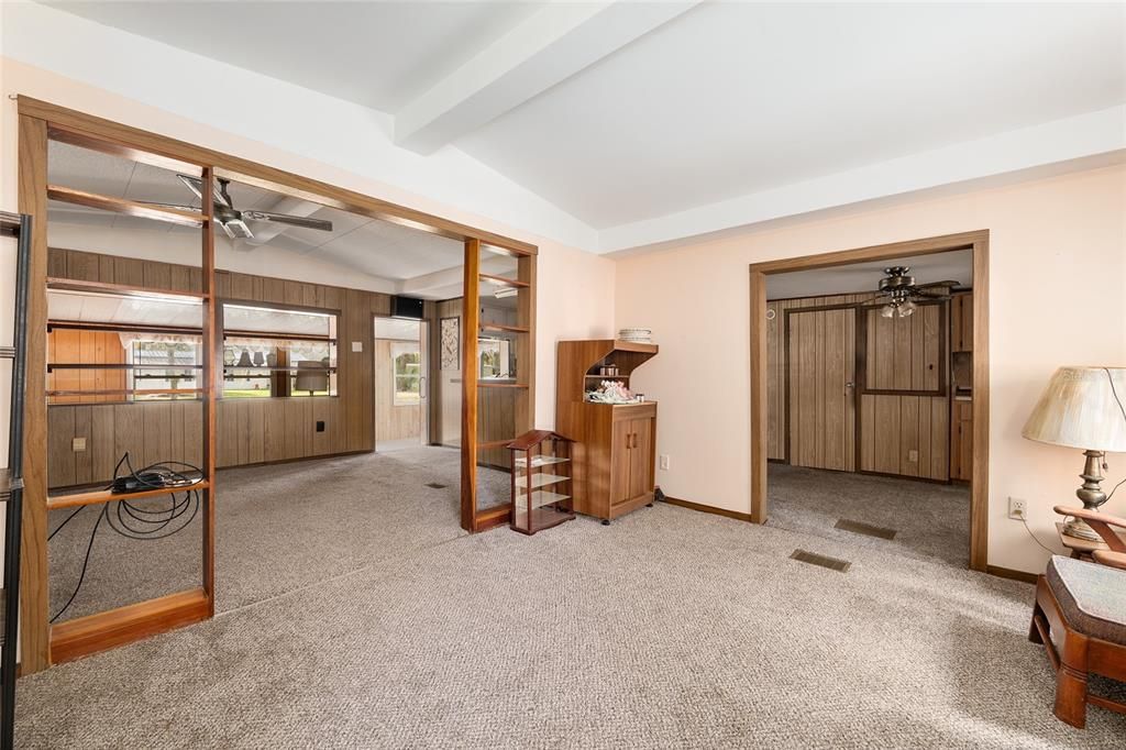 На продажу: $119,900 (3 спален, 2 ванн, 1420 Квадратных фут)
