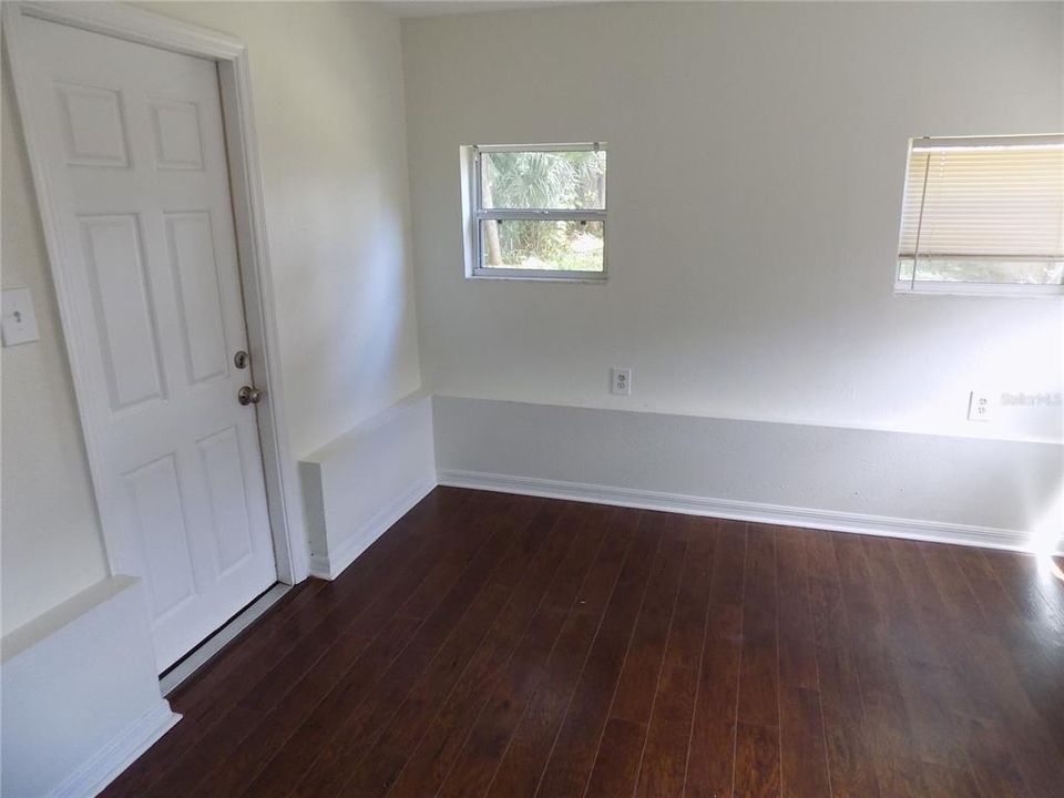 En Venta: $375,000 (4 camas, 2 baños, 1498 Pies cuadrados)