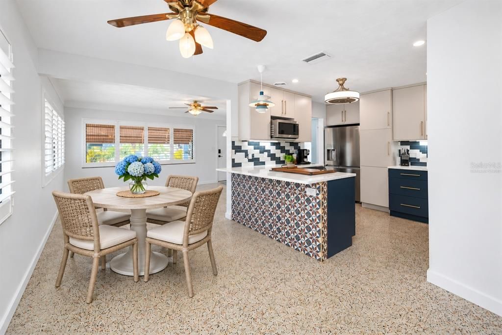 For Sale: $475,000 (2 beds, 2 baths, 1288 Square Feet)