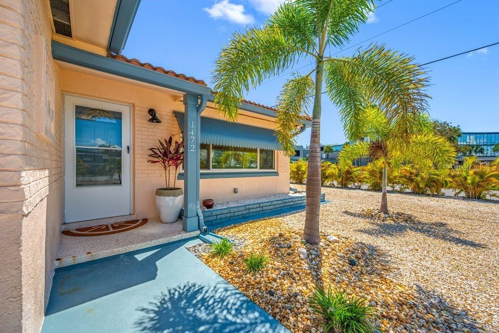 For Sale: $475,000 (2 beds, 2 baths, 1288 Square Feet)