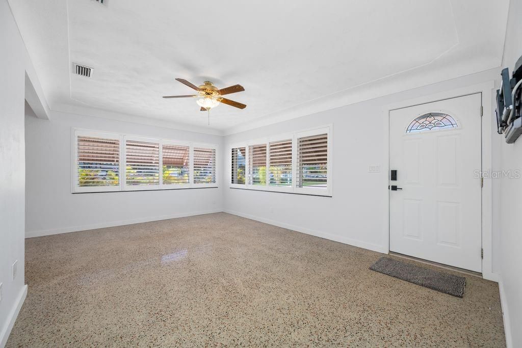 For Sale: $475,000 (2 beds, 2 baths, 1288 Square Feet)