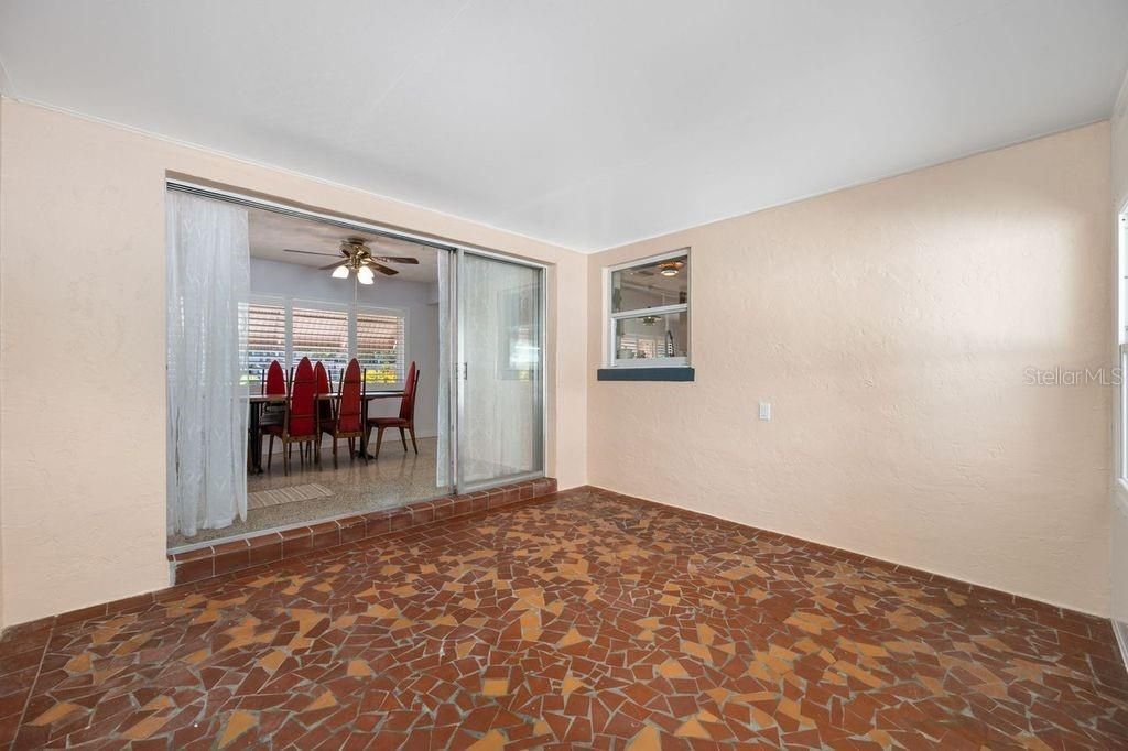 For Sale: $475,000 (2 beds, 2 baths, 1288 Square Feet)