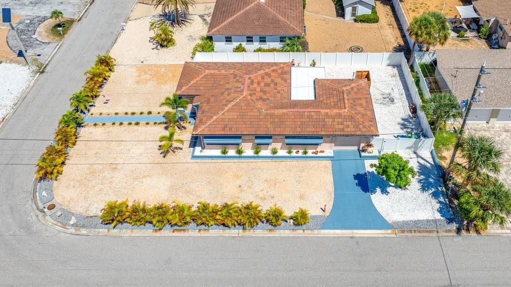 For Sale: $475,000 (2 beds, 2 baths, 1288 Square Feet)