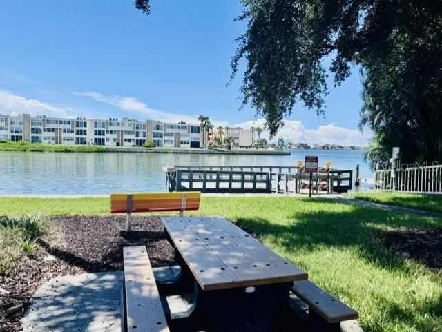 For Sale: $475,000 (2 beds, 2 baths, 1288 Square Feet)