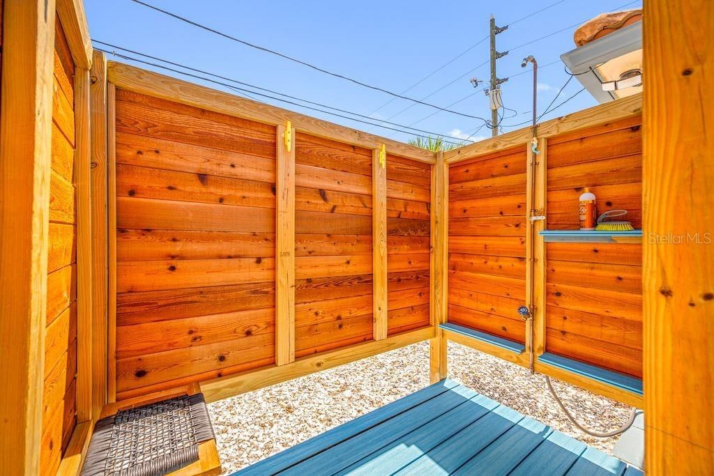 For Sale: $475,000 (2 beds, 2 baths, 1288 Square Feet)