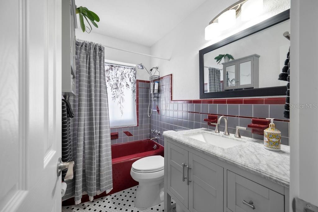 For Sale: $475,000 (2 beds, 2 baths, 1288 Square Feet)