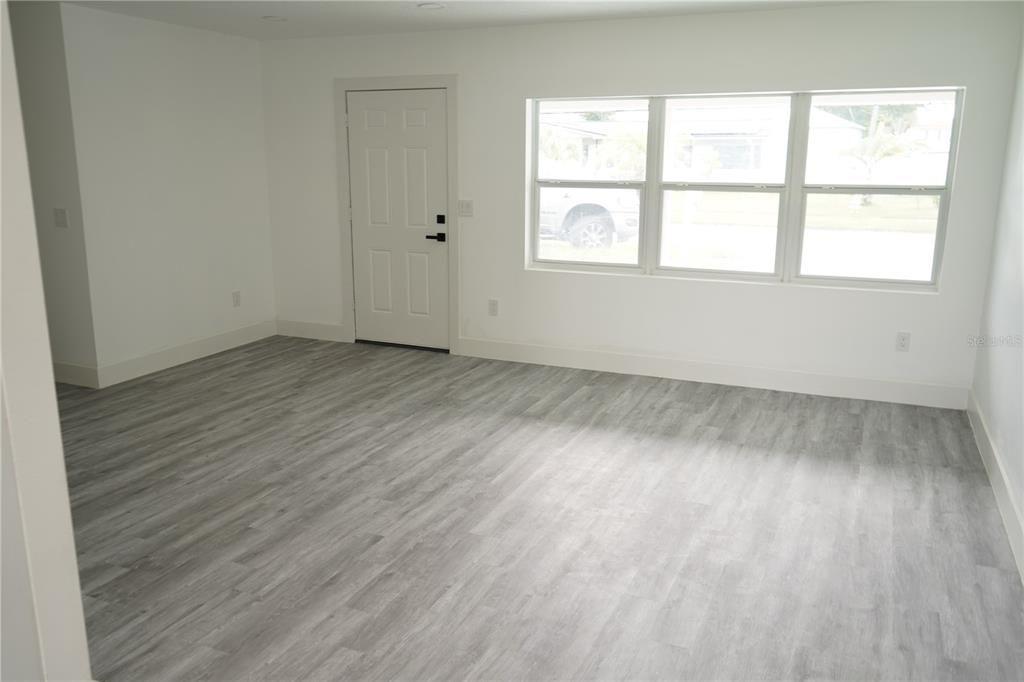 En Venta: $489,000 (4 camas, 2 baños, 1732 Pies cuadrados)